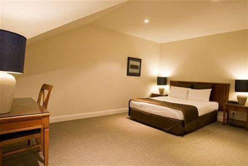 Bentley Suites Apartment